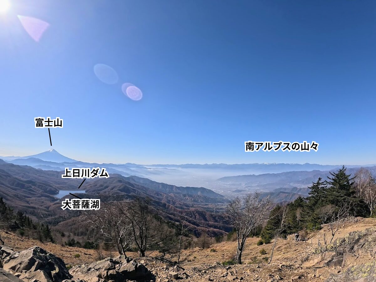大菩薩嶺(雷岩からの絶景)