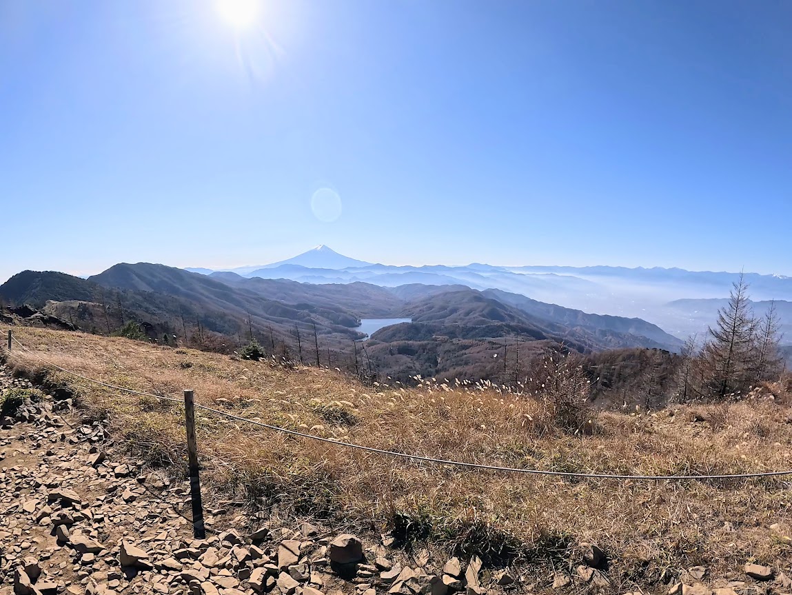 大菩薩嶺(雷岩から大菩薩峠の景色)