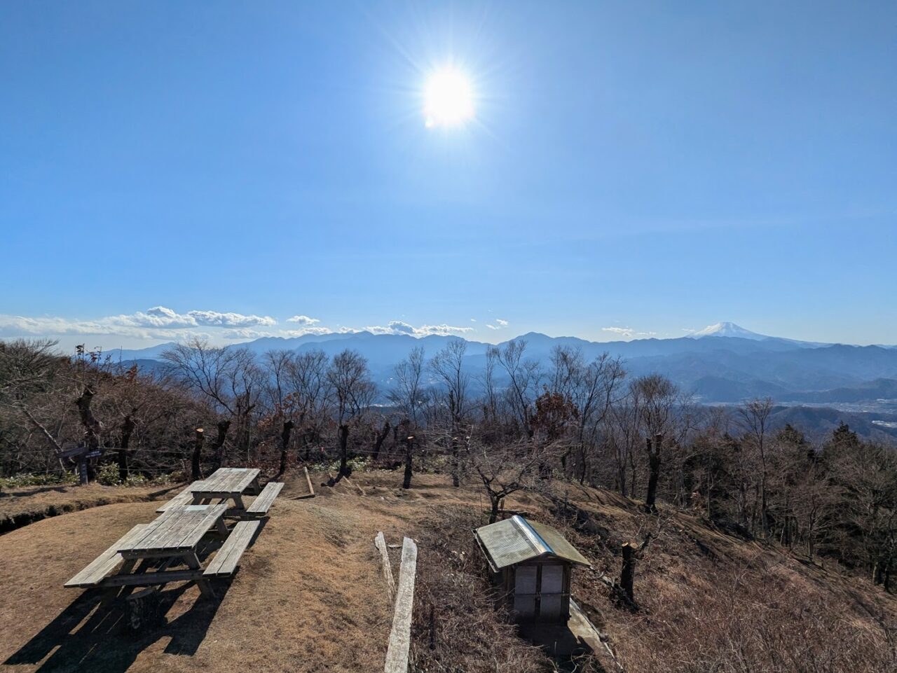陣馬山山頂の景色(南側)