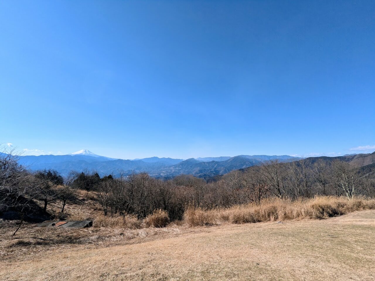 陣馬山山頂の景色
