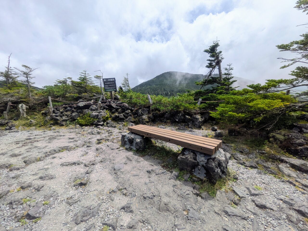 北横岳(山頂駅から北横岳山頂)